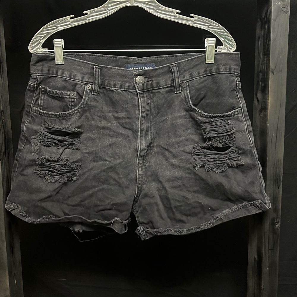 Aeropostale- black distressed Mom shorts